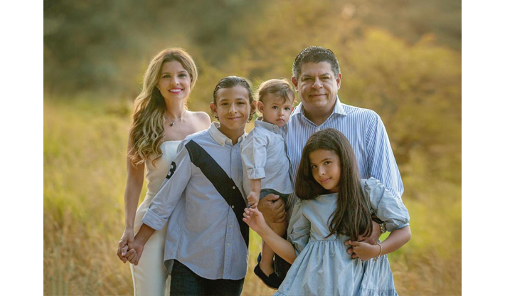 Eduardo Olivo y su familia.